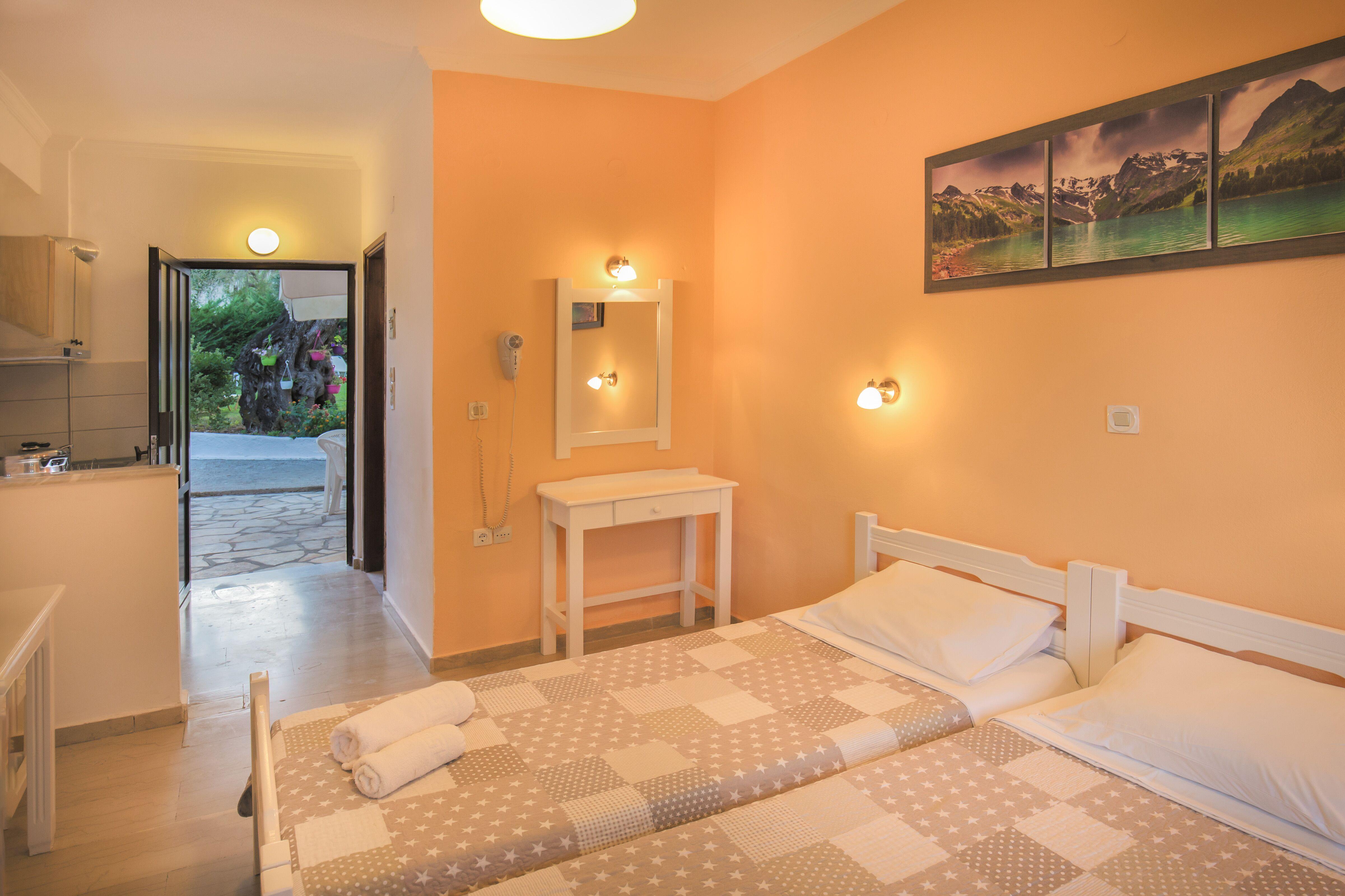 Marilena & Apartment Dassia (Corfu)