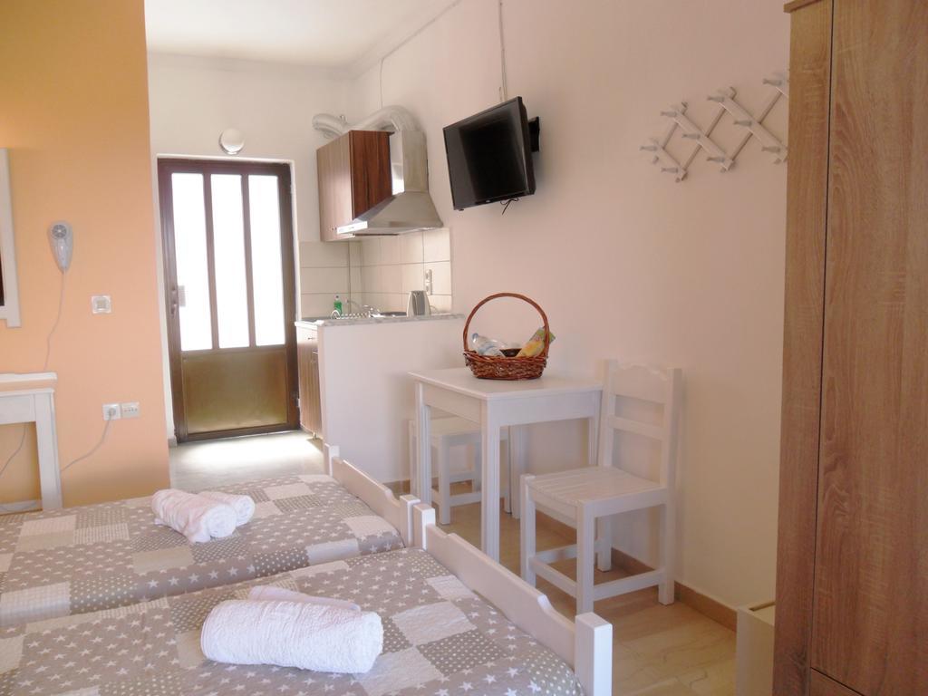 Marilena &